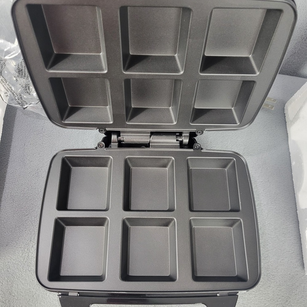 Cook's Essentials QCE0932 Brownie Maker Black Electric 800W with Owner's Manual - Picture 2 of 4